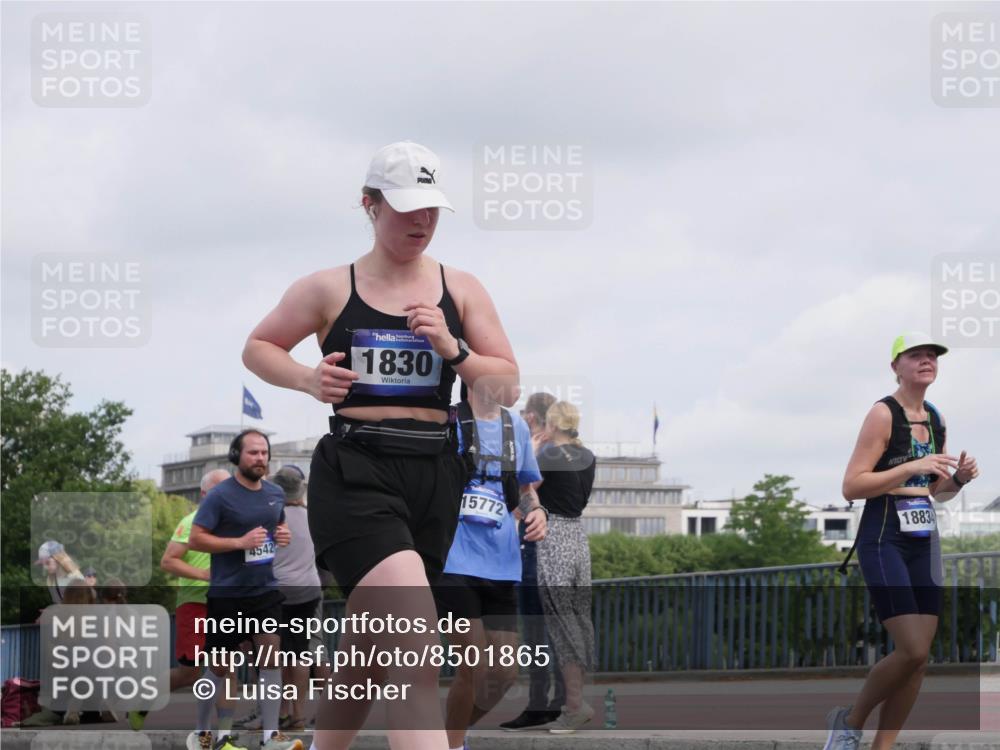 29.06.2025 - hella hamburg halbmarathon Luisa Fischer http://msf.ph/oto/8501865 29.06.2025 10:09:21 Kennedybrücke 1830, 4542, 15772, 18834, 1830, 2471, 2624, 4542, 5431, 6014, 8290, 8744, 10214, 10781 meine-sportfotos.de