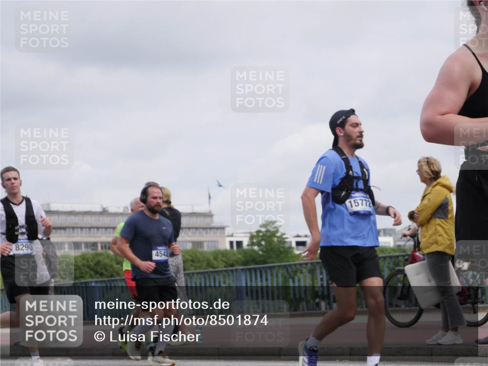 29.06.2025 - hella hamburg halbmarathon Luisa Fischer http://msf.ph/oto/8501874 29.06.2025 10:09:22 Kennedybrücke 8290, 4542, 15772, 1830, 4542, 5431, 8290, 8744, 10214, 10781 meine-sportfotos.de