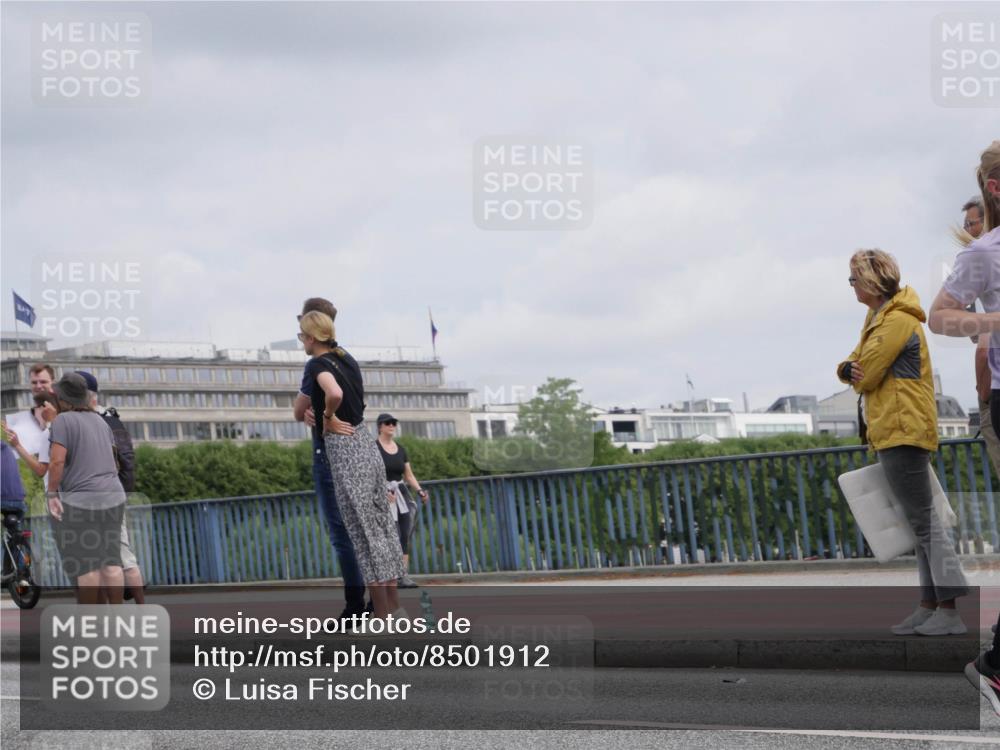 29.06.2025 - hella hamburg halbmarathon Luisa Fischer http://msf.ph/oto/8501912 29.06.2025 10:09:27 Kennedybrücke 1936, 4542, 5431, 8744, 10214 meine-sportfotos.de