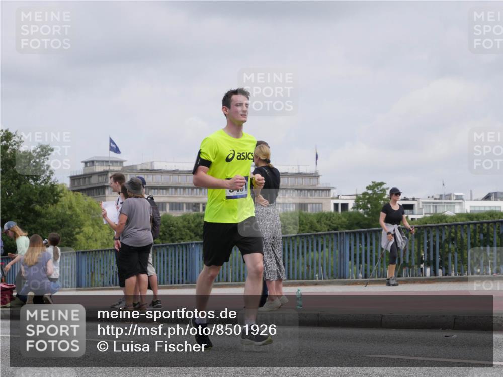 29.06.2025 - hella hamburg halbmarathon Luisa Fischer http://msf.ph/oto/8501926 29.06.2025 10:09:29 Kennedybrücke 1766, 1936, 5431, 8051, 10214 meine-sportfotos.de
