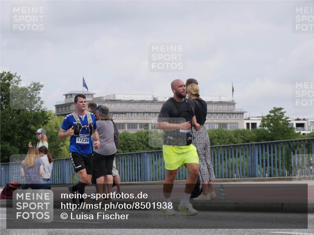 29.06.2025 - hella hamburg halbmarathon Luisa Fischer http://msf.ph/oto/8501938 29.06.2025 10:09:32 Kennedybrücke 17239, 1766, 1936, 1981, 5431, 8051 meine-sportfotos.de