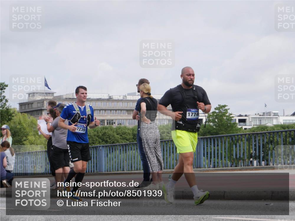 29.06.2025 - hella hamburg halbmarathon Luisa Fischer http://msf.ph/oto/8501939 29.06.2025 10:09:32 Kennedybrücke 7239, 1774, 1766, 1936, 1981, 5431, 8051 meine-sportfotos.de