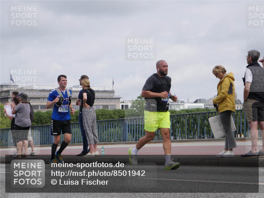 29.06.2025 - hella hamburg halbmarathon Luisa Fischer http://msf.ph/oto/8501942 29.06.2025 10:09:33 Kennedybrücke 17239, 1766, 1936, 1981, 4666, 8051 meine-sportfotos.de