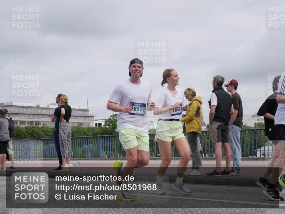 29.06.2025 - hella hamburg halbmarathon Luisa Fischer http://msf.ph/oto/8501968 29.06.2025 10:09:38 Kennedybrücke 18577, 18575, 1766, 1981, 4550, 4666, 8051, 10736, 10886 meine-sportfotos.de