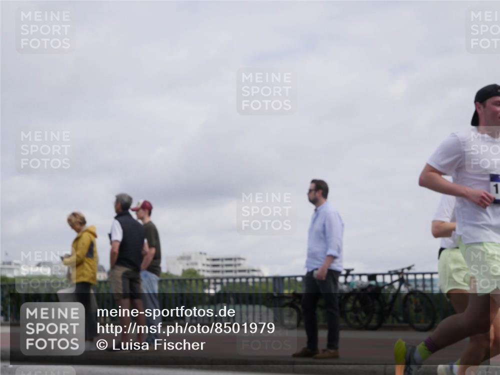 29.06.2025 - hella hamburg halbmarathon Luisa Fischer http://msf.ph/oto/8501979 29.06.2025 10:09:39 Kennedybrücke 1, 1766, 1981, 4550, 4666, 5951, 8051, 8960, 10736, 10886 meine-sportfotos.de