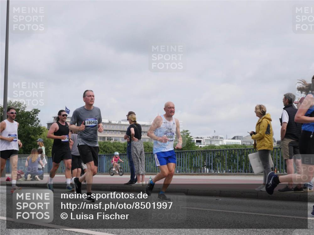 29.06.2025 - hella hamburg halbmarathon Luisa Fischer http://msf.ph/oto/8501997 29.06.2025 10:09:42 Kennedybrücke 10006, 36, 18042, 4666, 1981, 4550, 4666, 5951, 8051, 8960, 10736, 10886 meine-sportfotos.de