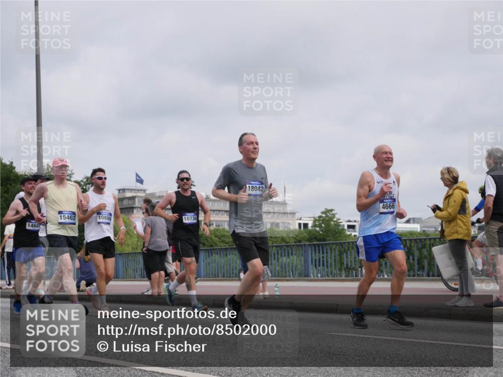29.06.2025 - hella hamburg halbmarathon Luisa Fischer http://msf.ph/oto/8502000 29.06.2025 10:09:43 Kennedybrücke 15462, 10886, 10736, 14607, 18042, 4666, 1981, 4550, 4666, 5951, 8960, 10736, 10886 meine-sportfotos.de
