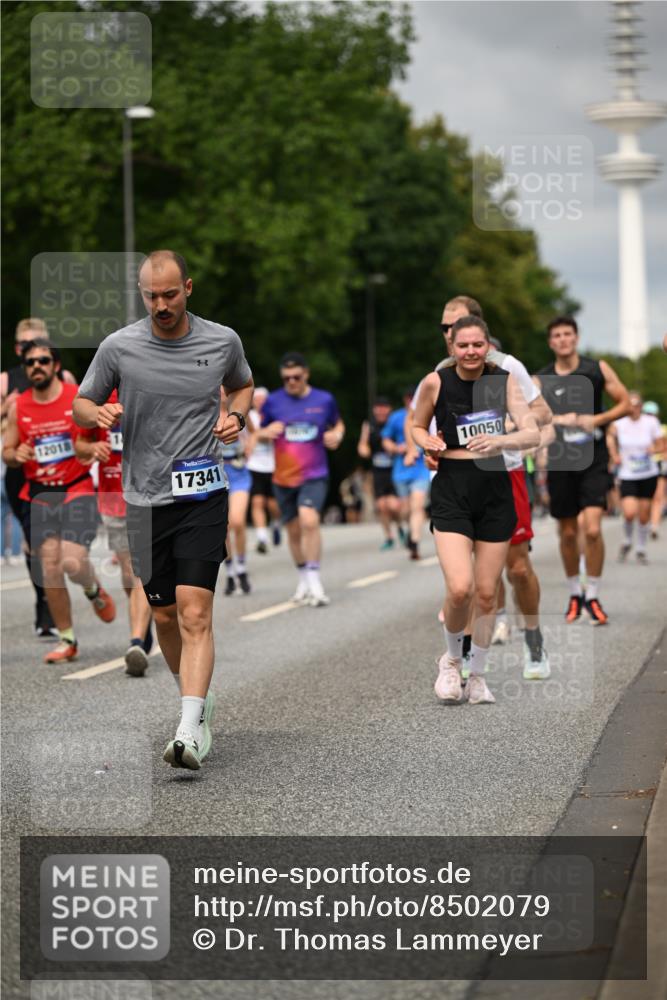 29.06.2025 - hella hamburg halbmarathon Dr. Thomas Lammeyer http://msf.ph/oto/8502079 29.06.2025 10:25:25 Kennedybrücke 1028, 1266, 1658, 2325, 2383, 2635, 2956, 2986, 3247, 3434, 3813, 4082, 4350, 4786, 5041, 5373, 5395, 5625, 5767, 6275, 6308, 7018, 7553, 7608, 7781, 8095, 8726, 8844, 9100, 9108, 9501, 9624, 10050, 10602, 10874 meine-sportfotos.de