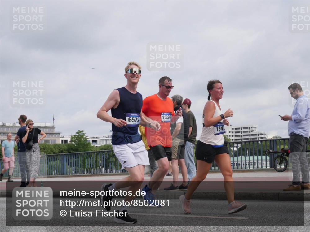 29.06.2025 - hella hamburg halbmarathon Luisa Fischer http://msf.ph/oto/8502081 29.06.2025 10:09:57 Kennedybrücke 6572, 10297, 124, 1245, 6314, 6572, 6664, 9560, 10212, 10297 meine-sportfotos.de