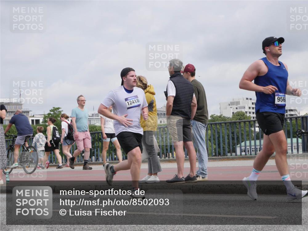 29.06.2025 - hella hamburg halbmarathon Luisa Fischer http://msf.ph/oto/8502093 29.06.2025 10:10:00 Kennedybrücke 12418, 956, 1245, 6314, 6664, 9560, 10212, 10297 meine-sportfotos.de