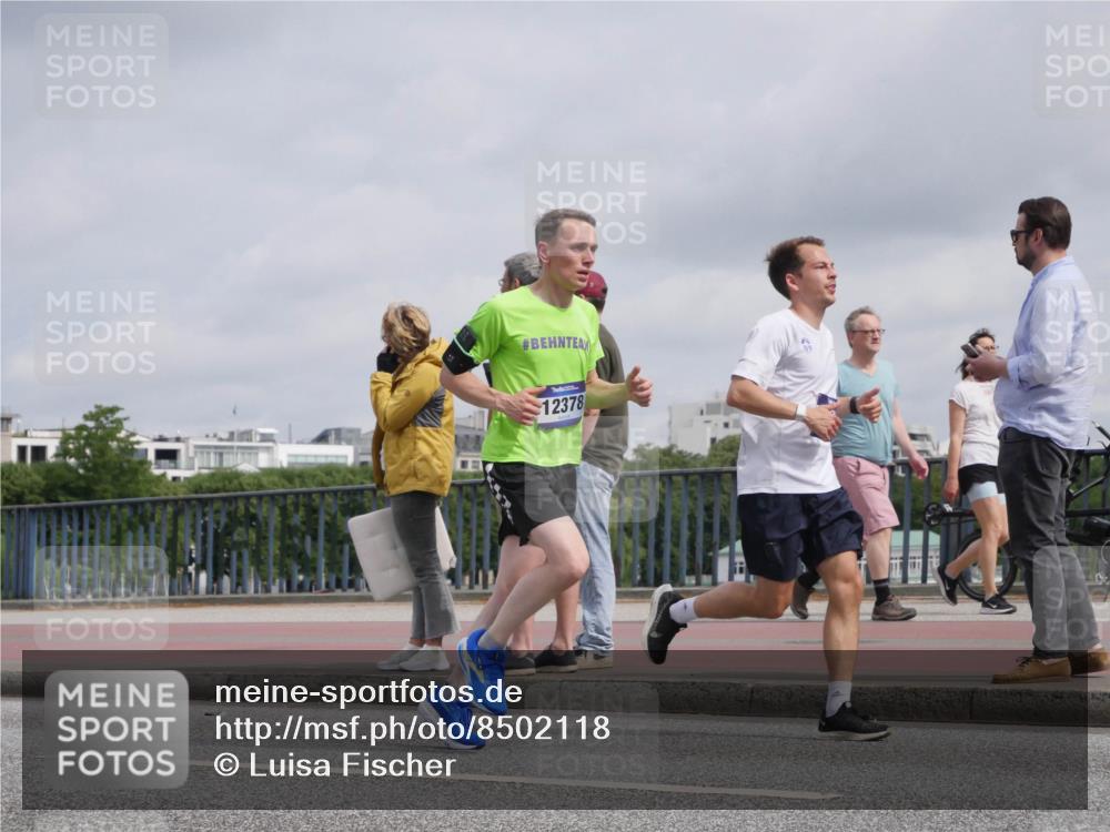 29.06.2025 - hella hamburg halbmarathon Luisa Fischer http://msf.ph/oto/8502118 29.06.2025 10:10:05 Kennedybrücke 12378, 4502, 6314, 6664, 10212 meine-sportfotos.de