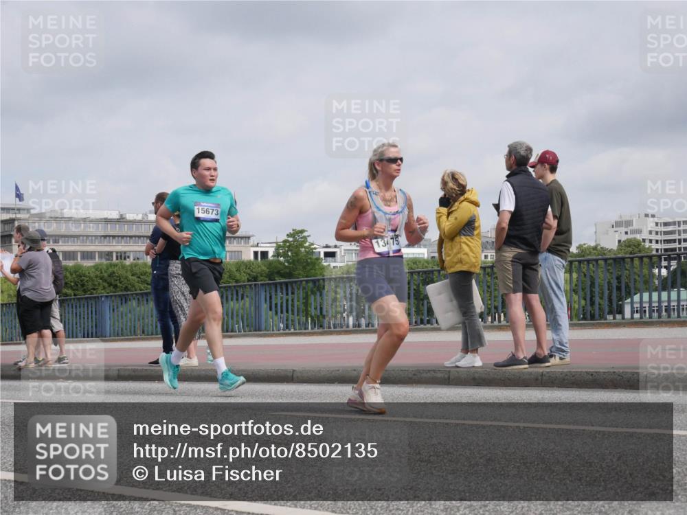 29.06.2025 - hella hamburg halbmarathon Luisa Fischer http://msf.ph/oto/8502135 29.06.2025 10:10:09 Kennedybrücke 15673, 13475, 4502 meine-sportfotos.de
