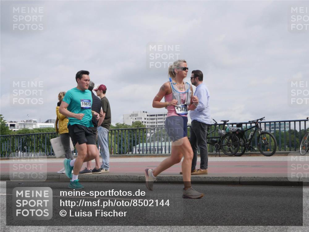 29.06.2025 - hella hamburg halbmarathon Luisa Fischer http://msf.ph/oto/8502144 29.06.2025 10:10:10 Kennedybrücke 15673, 3475, 4502 meine-sportfotos.de