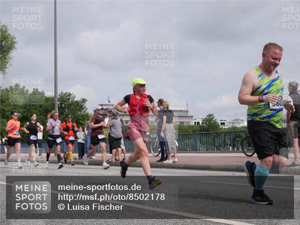 29.06.2025 - hella hamburg halbmarathon Luisa Fischer http://msf.ph/oto/8502178 29.06.2025 10:10:22 Kennedybrücke 1669, 5845, 1070, 5801, 5287, 5807, 5845, 5926, 10283, 10703 meine-sportfotos.de