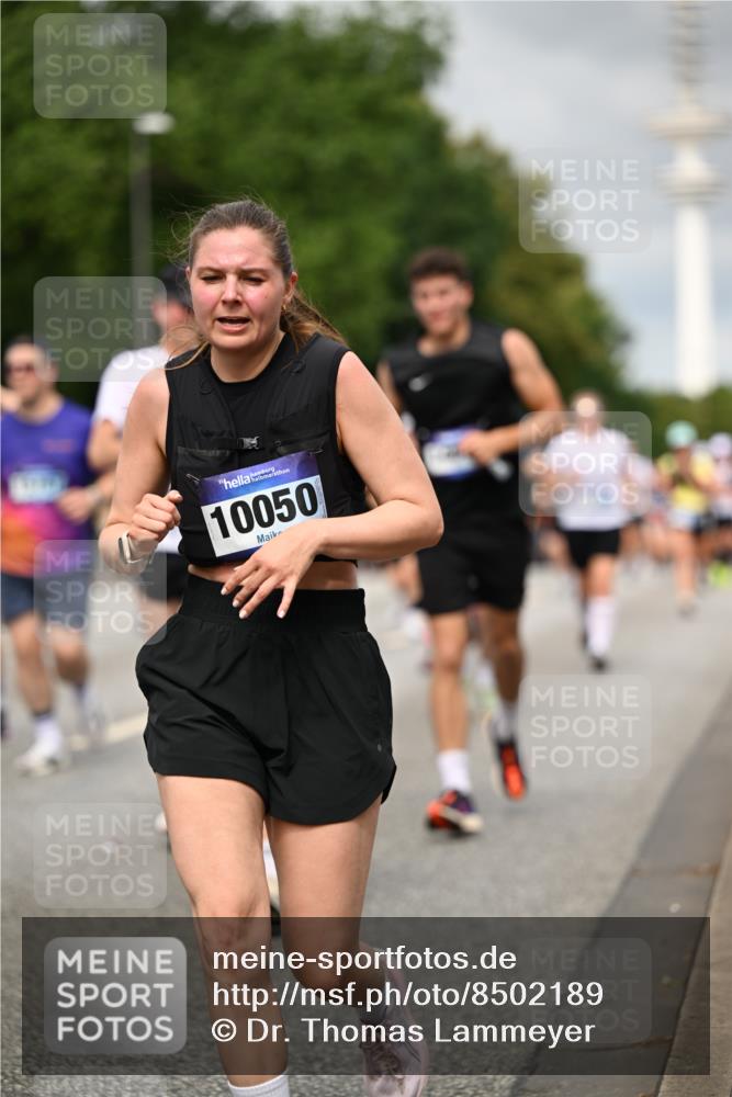 29.06.2025 - hella hamburg halbmarathon Dr. Thomas Lammeyer http://msf.ph/oto/8502189 29.06.2025 10:25:28 Kennedybrücke 1028, 1266, 1658, 2383, 2635, 2956, 3122, 3247, 3434, 3813, 4350, 4786, 5041, 5061, 5373, 5395, 5625, 5767, 6275, 6308, 7018, 7522, 7553, 7608, 7781, 8095, 8726, 8844, 9100, 9108, 9501, 9624, 10050, 10602, 10874 meine-sportfotos.de