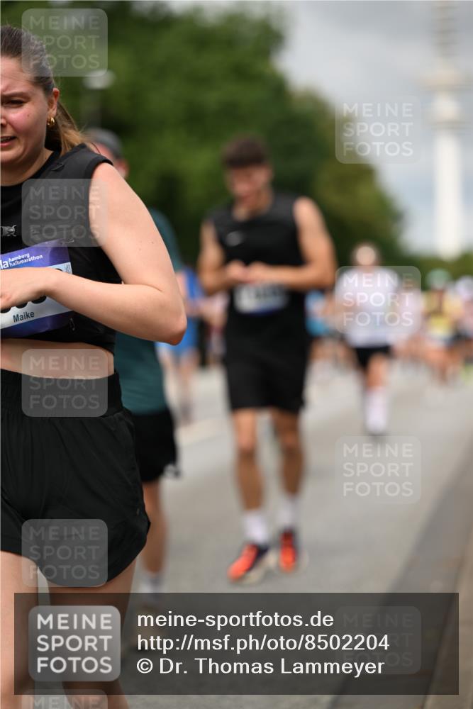 29.06.2025 - hella hamburg halbmarathon Dr. Thomas Lammeyer http://msf.ph/oto/8502204 29.06.2025 10:25:29 Kennedybrücke 1028, 1266, 1658, 2271, 2383, 2635, 2956, 3122, 3247, 3434, 3813, 4350, 4786, 5041, 5061, 5373, 5395, 5625, 5767, 5957, 7018, 7228, 7522, 7553, 7608, 7781, 8095, 8726, 8844, 9100, 9108, 9501, 9624, 10050, 10602, 10874 meine-sportfotos.de