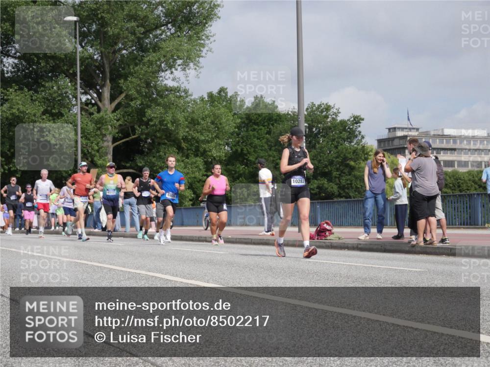 29.06.2025 - hella hamburg halbmarathon Luisa Fischer http://msf.ph/oto/8502217 29.06.2025 10:10:27 Kennedybrücke 6517, 5926, 10283, 4262, 5845, 5926, 6517, 6833, 7503, 8585, 10283, 10700 meine-sportfotos.de