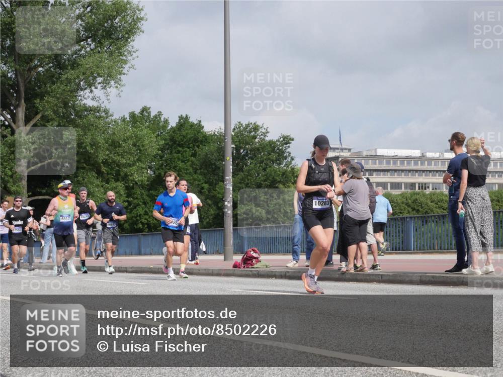 29.06.2025 - hella hamburg halbmarathon Luisa Fischer http://msf.ph/oto/8502226 29.06.2025 10:10:28 Kennedybrücke 6517, 18218, 16933, 26, 10283, 4262, 5845, 5926, 6517, 6833, 7503, 8585, 10283, 10700 meine-sportfotos.de