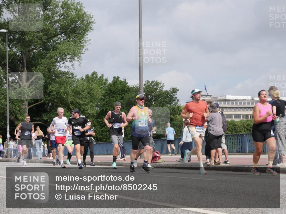 29.06.2025 - hella hamburg halbmarathon Luisa Fischer http://msf.ph/oto/8502245 29.06.2025 10:10:31 Kennedybrücke 18218, 12789, 10700, 12550, 1576, 6517, 18325, 1993, 4262, 5242, 5926, 6517, 6518, 6707, 6713, 6715, 6833, 7503, 8585, 10283, 10700 meine-sportfotos.de
