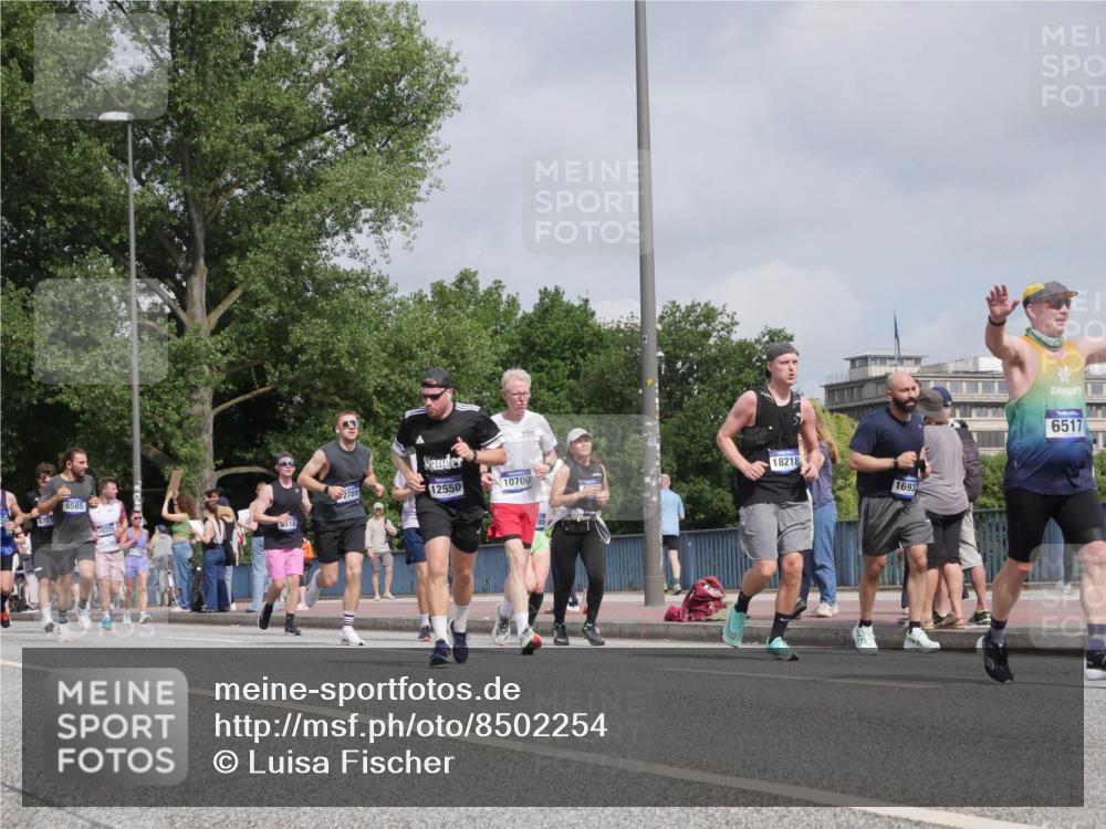 29.06.2025 - hella hamburg halbmarathon Luisa Fischer http://msf.ph/oto/8502254 29.06.2025 10:10:32 Kennedybrücke 6713, 8585, 18721, 518, 2789, 12550, 18218, 10700, 1693, 6517, 1993, 4262, 5242, 5926, 6517, 6518, 6707, 6713, 6715, 6833, 7503, 8585, 9967, 10283, 10700 meine-sportfotos.de