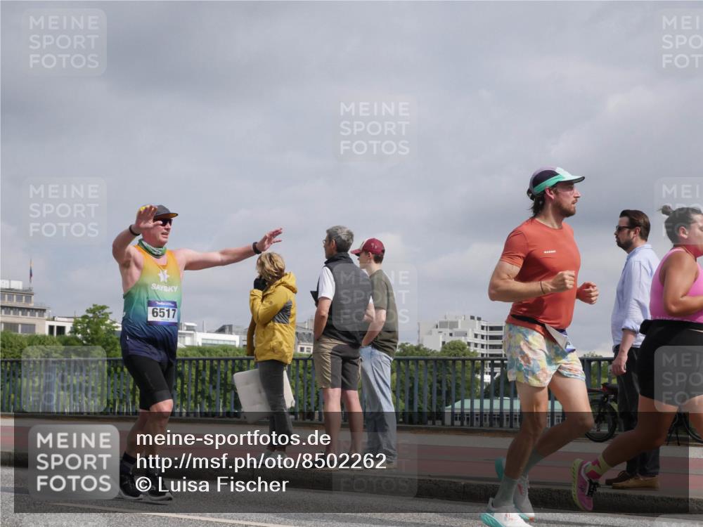 29.06.2025 - hella hamburg halbmarathon Luisa Fischer http://msf.ph/oto/8502262 29.06.2025 10:10:33 Kennedybrücke 6517, 1993, 4262, 5242, 5926, 6517, 6518, 6707, 6713, 6715, 6833, 7503, 8585, 9967, 10283, 10700 meine-sportfotos.de