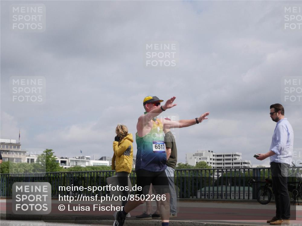 29.06.2025 - hella hamburg halbmarathon Luisa Fischer http://msf.ph/oto/8502266 29.06.2025 10:10:33 Kennedybrücke 6517, 1993, 4262, 5242, 5926, 6517, 6518, 6707, 6713, 6715, 6833, 7503, 8585, 9967, 10283, 10700 meine-sportfotos.de