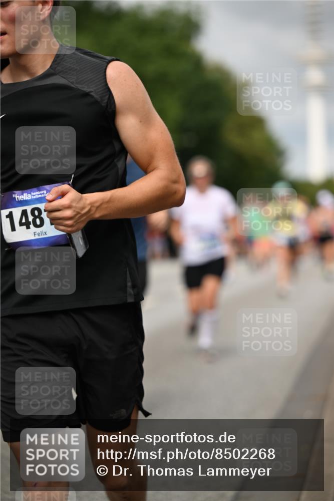 29.06.2025 - hella hamburg halbmarathon Dr. Thomas Lammeyer http://msf.ph/oto/8502268 29.06.2025 10:25:31 Kennedybrücke 1028, 1266, 1658, 2271, 2383, 2635, 2956, 3122, 3247, 3434, 3817, 4350, 4786, 5041, 5061, 5373, 5395, 5767, 5957, 6086, 7018, 7228, 7522, 7553, 7781, 8095, 8726, 8844, 9100, 9108, 9501, 9624, 10050, 10874 meine-sportfotos.de