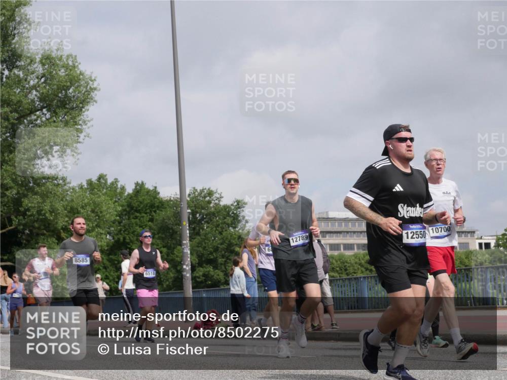 29.06.2025 - hella hamburg halbmarathon Luisa Fischer http://msf.ph/oto/8502275 29.06.2025 10:10:35 Kennedybrücke 8585, 6518, 6, 12789, 12550, 10700, 1993, 4262, 5242, 6517, 6518, 6707, 6713, 6715, 6833, 7503, 8585, 9967, 10700 meine-sportfotos.de