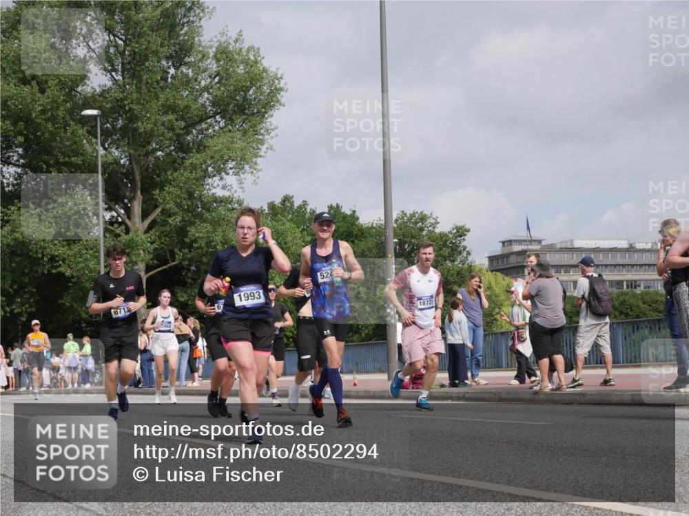 29.06.2025 - hella hamburg halbmarathon Luisa Fischer http://msf.ph/oto/8502294 29.06.2025 10:10:38 Kennedybrücke 6715, 062, 1993, 524, 18721, 1993, 4262, 5242, 6196, 6518, 6707, 6713, 6715, 6833, 8585, 9967, 10700 meine-sportfotos.de