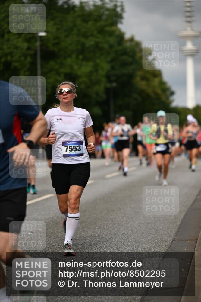 29.06.2025 - hella hamburg halbmarathon Dr. Thomas Lammeyer http://msf.ph/oto/8502295 29.06.2025 10:25:32 Kennedybrücke 1028, 1266, 1658, 2271, 2383, 2635, 2956, 3122, 3434, 3817, 4350, 4786, 5041, 5061, 5373, 5395, 5493, 5767, 5957, 6086, 7018, 7228, 7522, 7553, 7781, 8095, 8726, 8844, 9100, 9108, 9624, 10050, 10874 meine-sportfotos.de