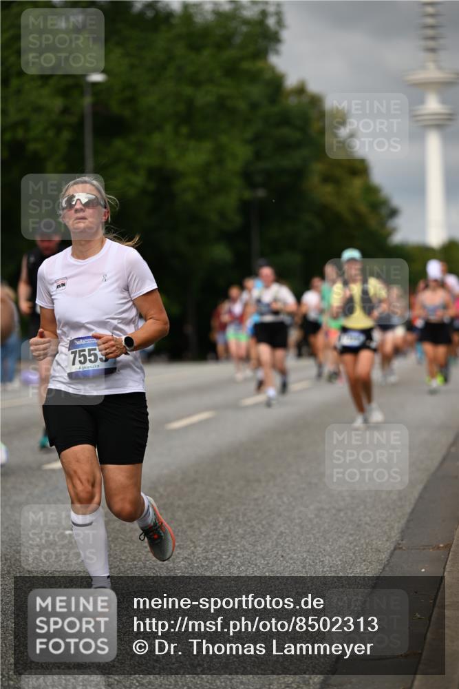 29.06.2025 - hella hamburg halbmarathon Dr. Thomas Lammeyer http://msf.ph/oto/8502313 29.06.2025 10:25:33 Kennedybrücke 1028, 1266, 1401, 1658, 2271, 2635, 2956, 3122, 3434, 3817, 4350, 4786, 5041, 5061, 5373, 5395, 5493, 5767, 5957, 6086, 7018, 7228, 7522, 7553, 7781, 8095, 8726, 8844, 9100, 9108, 9499, 9624, 10050, 10874 meine-sportfotos.de