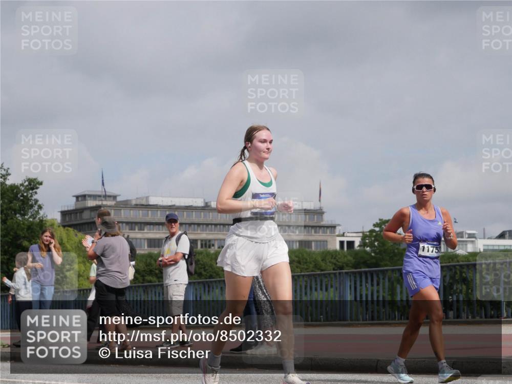 29.06.2025 - hella hamburg halbmarathon Luisa Fischer http://msf.ph/oto/8502332 29.06.2025 10:10:42 Kennedybrücke 11758, 1893, 1993, 2136, 3929, 5242, 5899, 6196, 6518, 6707, 6713, 6715, 7760, 9967 meine-sportfotos.de