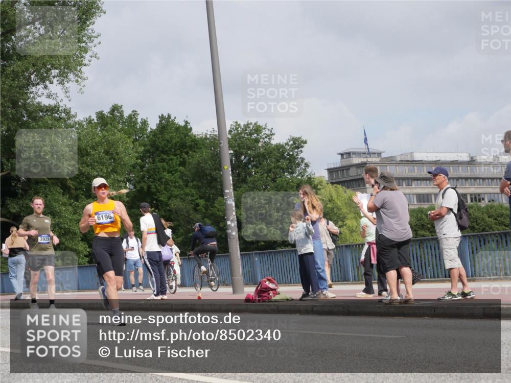 29.06.2025 - hella hamburg halbmarathon Luisa Fischer http://msf.ph/oto/8502340 29.06.2025 10:10:43 Kennedybrücke 3929, 6196, 1893, 2136, 3929, 5242, 5899, 6196, 6707, 6713, 6715, 7760, 9967 meine-sportfotos.de