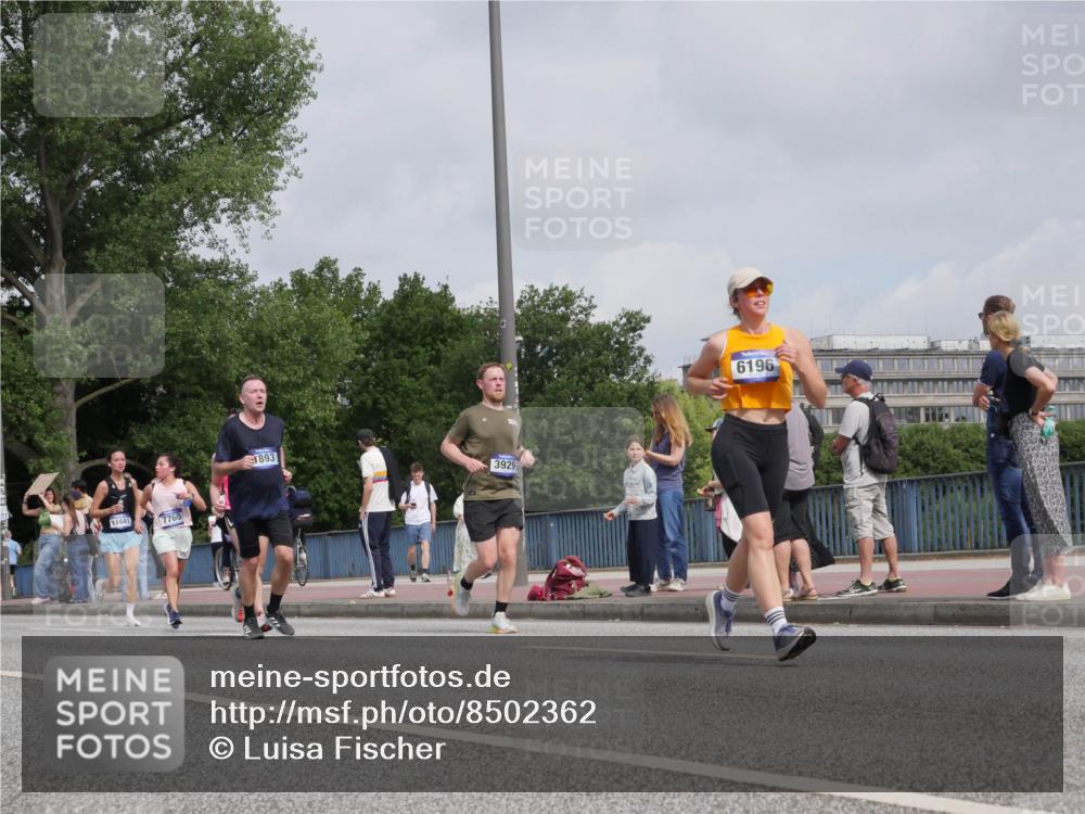 29.06.2025 - hella hamburg halbmarathon Luisa Fischer http://msf.ph/oto/8502362 29.06.2025 10:10:45 Kennedybrücke 11641, 7760, 1893, 3929, 6196, 1893, 2136, 3929, 5899, 6196, 7760, 9967 meine-sportfotos.de