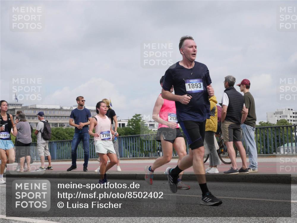 29.06.2025 - hella hamburg halbmarathon Luisa Fischer http://msf.ph/oto/8502402 29.06.2025 10:10:50 Kennedybrücke 11641, 7760, 213, 1893, 1173, 1893, 2032, 2136, 3328, 3929, 5899, 6196, 7476, 7760, 9338 meine-sportfotos.de