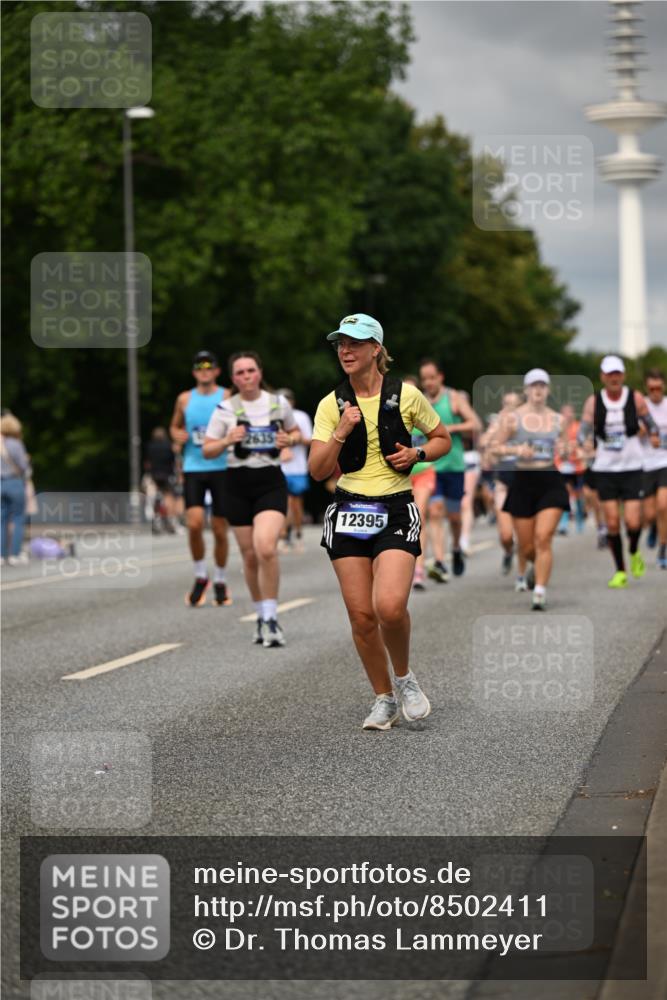 29.06.2025 - hella hamburg halbmarathon Dr. Thomas Lammeyer http://msf.ph/oto/8502411 29.06.2025 10:25:36 Kennedybrücke 1028, 1401, 1658, 2271, 2635, 2956, 3122, 3817, 4697, 4786, 5041, 5061, 5122, 5373, 5395, 5493, 5767, 5957, 6086, 7018, 7228, 7522, 7553, 7781, 8095, 8286, 8726, 8844, 9100, 9108, 9369, 9499, 9624, 10050, 10374, 10874 meine-sportfotos.de