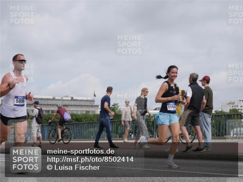 29.06.2025 - hella hamburg halbmarathon Luisa Fischer http://msf.ph/oto/8502414 29.06.2025 10:10:51 Kennedybrücke 5899, 11641, 1173, 1893, 2032, 2136, 3328, 3929, 5899, 7476, 7760, 9338 meine-sportfotos.de