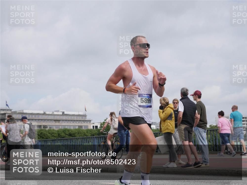 29.06.2025 - hella hamburg halbmarathon Luisa Fischer http://msf.ph/oto/8502423 29.06.2025 10:10:52 Kennedybrücke 5899, 1173, 1893, 2032, 2136, 3328, 3929, 5899, 7476, 7760, 9338 meine-sportfotos.de