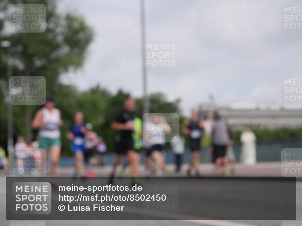 29.06.2025 - hella hamburg halbmarathon Luisa Fischer http://msf.ph/oto/8502450 29.06.2025 10:10:56 Kennedybrücke 1079, 1173, 2032, 3328, 3922, 7019, 7476, 9338 meine-sportfotos.de