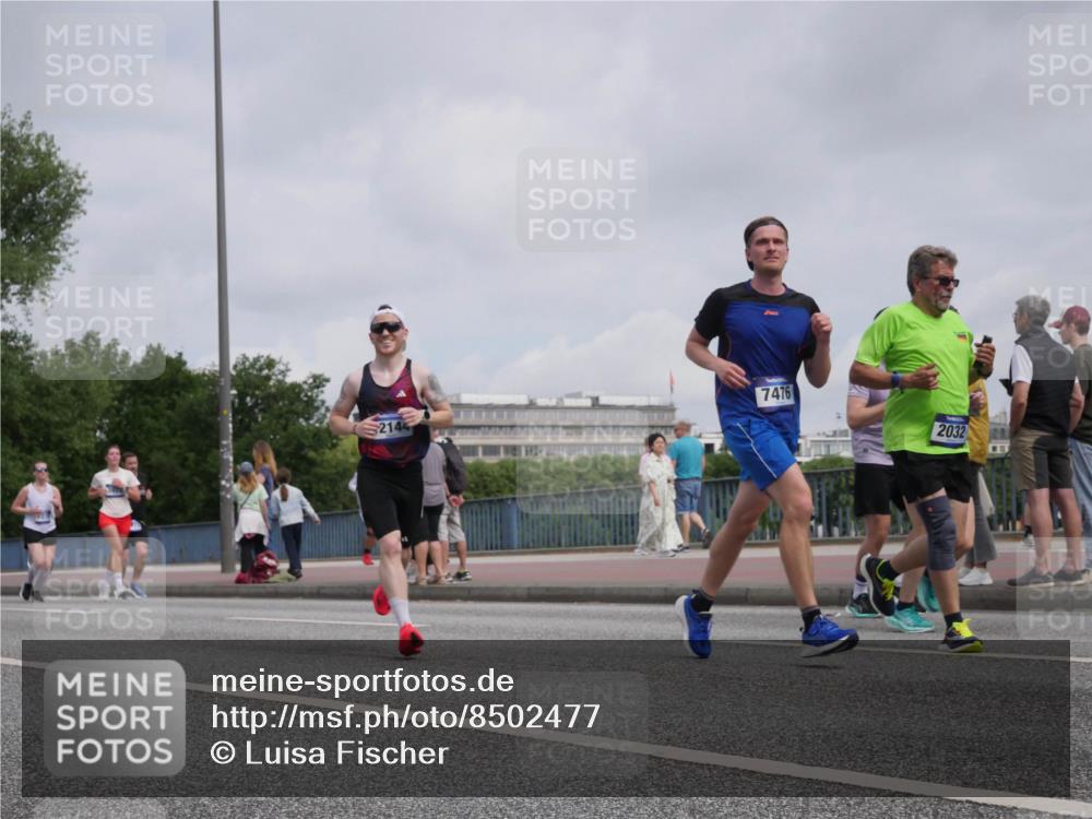 29.06.2025 - hella hamburg halbmarathon Luisa Fischer http://msf.ph/oto/8502477 29.06.2025 10:10:59 Kennedybrücke 7476, 2144, 2032, 1079, 1173, 1427, 2032, 3328, 3922, 7019, 7476, 9338 meine-sportfotos.de