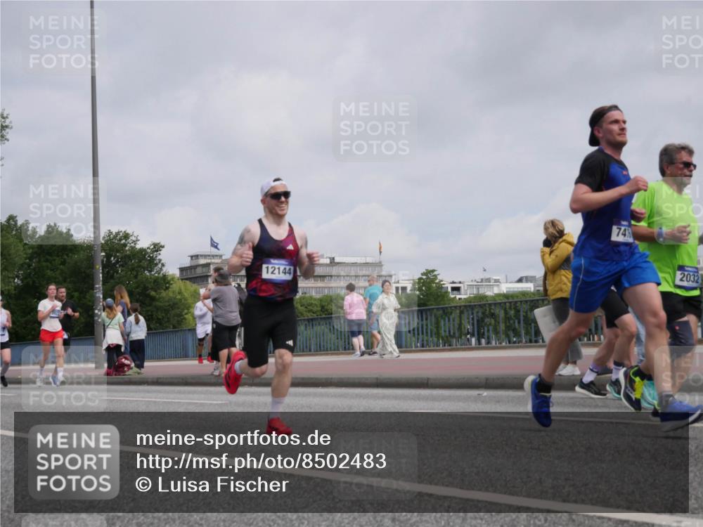 29.06.2025 - hella hamburg halbmarathon Luisa Fischer http://msf.ph/oto/8502483 29.06.2025 10:10:59 Kennedybrücke 12144, 74, 2032, 1079, 1173, 1427, 2032, 3328, 3922, 7019, 7476, 9338 meine-sportfotos.de