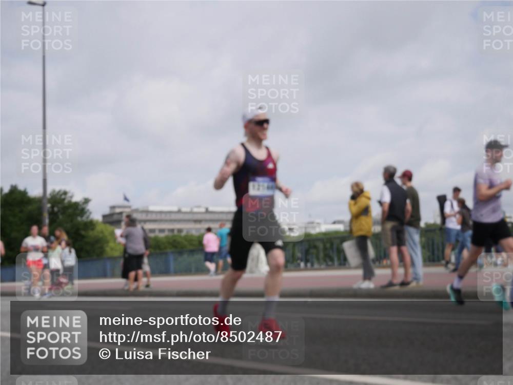 29.06.2025 - hella hamburg halbmarathon Luisa Fischer http://msf.ph/oto/8502487 29.06.2025 10:11:00 Kennedybrücke 1079, 1173, 1427, 2032, 3328, 3922, 4228, 7019, 7476, 9338 meine-sportfotos.de