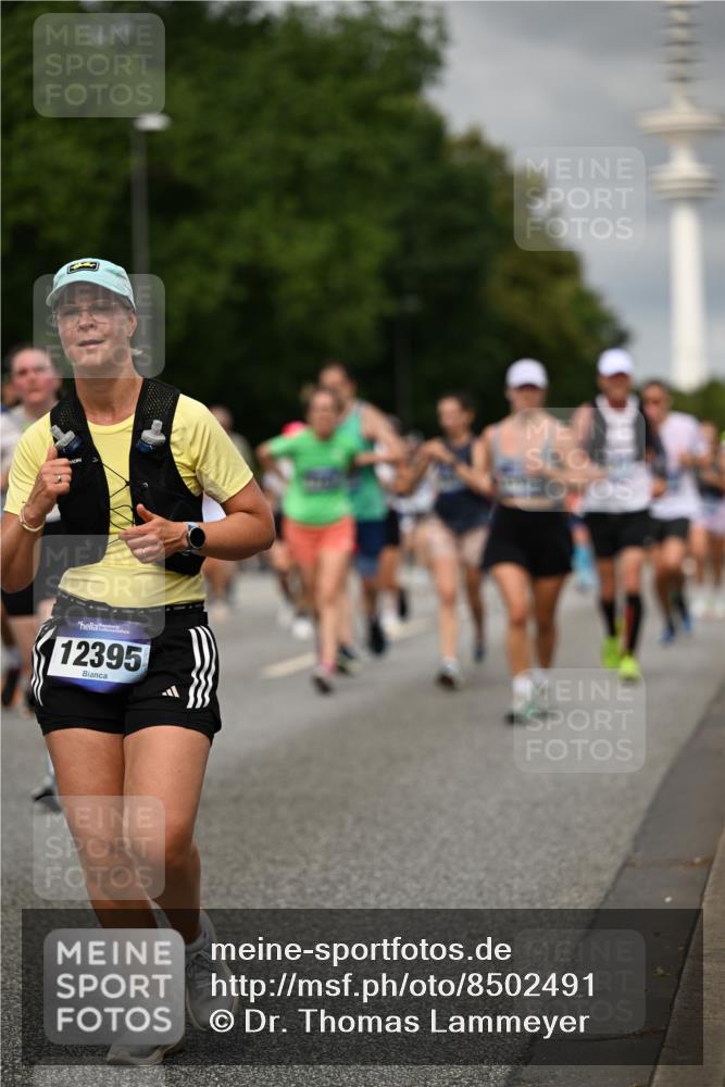 29.06.2025 - hella hamburg halbmarathon Dr. Thomas Lammeyer http://msf.ph/oto/8502491 29.06.2025 10:25:38 Kennedybrücke 1028, 1401, 1658, 2271, 2635, 2956, 3122, 3770, 3817, 4697, 4786, 5061, 5122, 5373, 5395, 5493, 5767, 5957, 6086, 7018, 7228, 7522, 7553, 7781, 8095, 8286, 8726, 8844, 9100, 9108, 9369, 9499, 9532, 9624, 10050, 10374, 10874 meine-sportfotos.de
