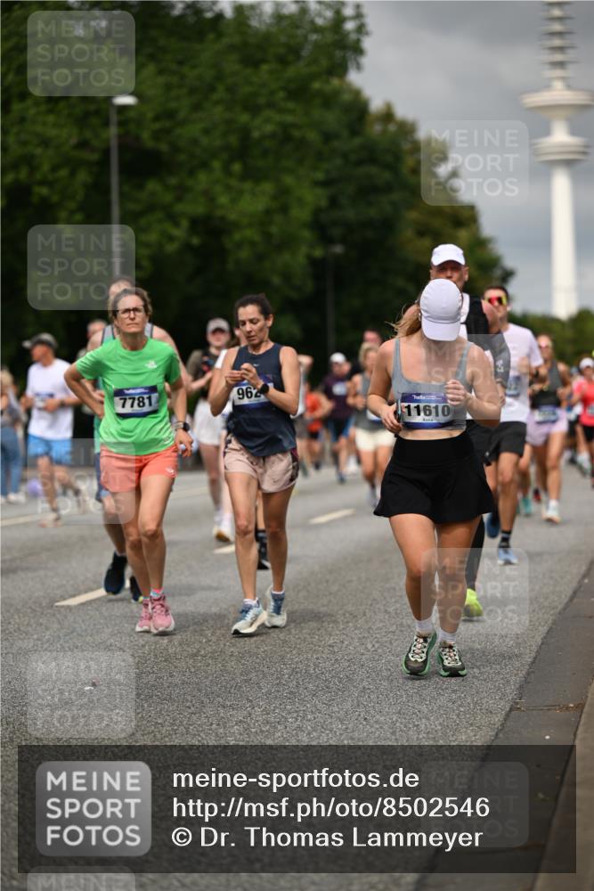 29.06.2025 - hella hamburg halbmarathon Dr. Thomas Lammeyer http://msf.ph/oto/8502546 29.06.2025 10:25:40 Kennedybrücke 1028, 1401, 2271, 2315, 2353, 2635, 2956, 3122, 3770, 3817, 4697, 4786, 5061, 5122, 5373, 5395, 5493, 5957, 6086, 7075, 7228, 7522, 7553, 7781, 8095, 8286, 9108, 9369, 9499, 9532, 9624, 10050, 10125, 10374, 10874, 11117 meine-sportfotos.de