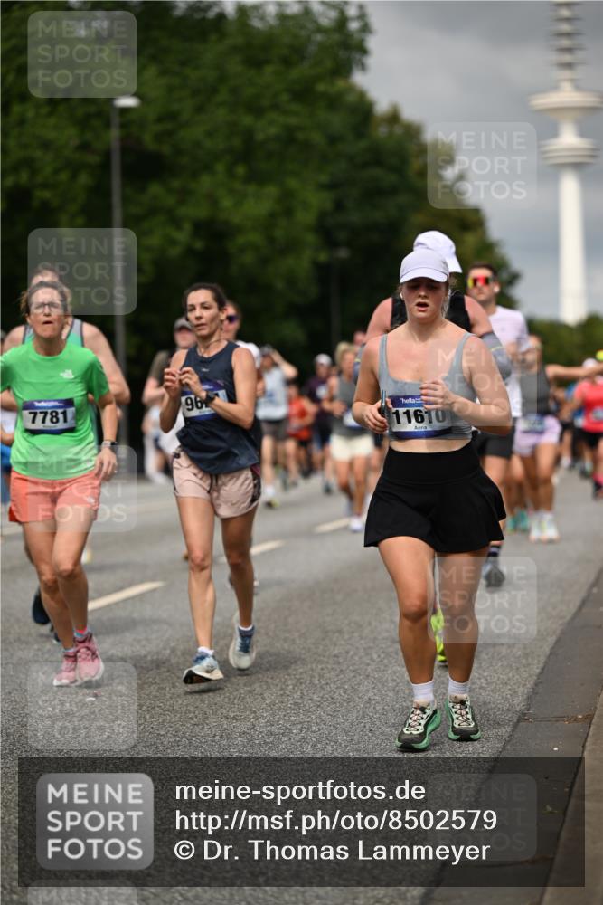 29.06.2025 - hella hamburg halbmarathon Dr. Thomas Lammeyer http://msf.ph/oto/8502579 29.06.2025 10:25:40 Kennedybrücke 1028, 1401, 2271, 2315, 2353, 2635, 2956, 3122, 3770, 3817, 4697, 4786, 5061, 5122, 5373, 5395, 5493, 5957, 6086, 7075, 7228, 7522, 7553, 7781, 8095, 8286, 9108, 9369, 9499, 9532, 9624, 10050, 10125, 10374, 10874, 11117 meine-sportfotos.de