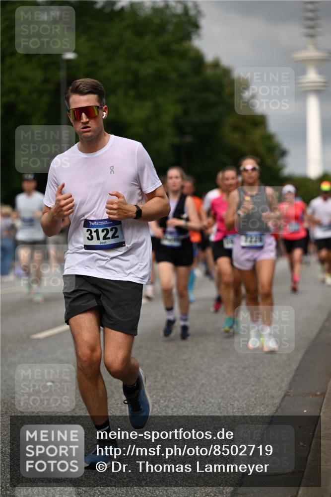 29.06.2025 - hella hamburg halbmarathon Dr. Thomas Lammeyer http://msf.ph/oto/8502719 29.06.2025 10:25:44 Kennedybrücke 1072, 1191, 1250, 1401, 2271, 2315, 2353, 2635, 2815, 3122, 3606, 3770, 3817, 4697, 4786, 5061, 5122, 5373, 5395, 5493, 5759, 5957, 6086, 7075, 7228, 7522, 7553, 7781, 8095, 8286, 9369, 9499, 9532, 9624, 10019, 10125, 10374, 10874, 11117, 11425 meine-sportfotos.de