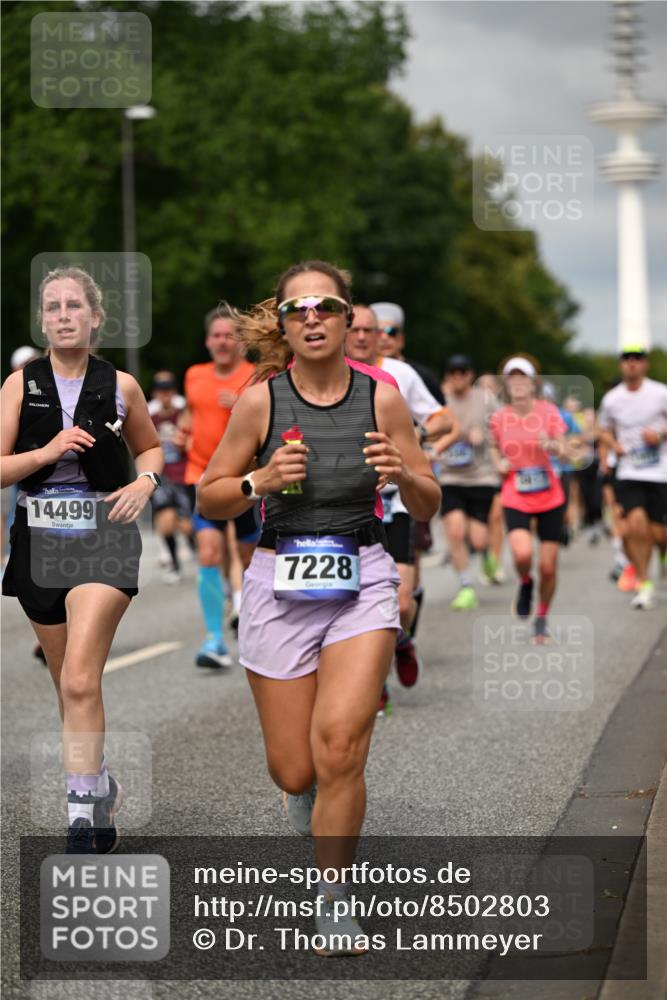 29.06.2025 - hella hamburg halbmarathon Dr. Thomas Lammeyer http://msf.ph/oto/8502803 29.06.2025 10:25:47 Kennedybrücke 1072, 1191, 1250, 1401, 1958, 2271, 2315, 2353, 2529, 2635, 2815, 2841, 3122, 3606, 3770, 3817, 4697, 4786, 5061, 5122, 5395, 5412, 5493, 5759, 5957, 6086, 6103, 7075, 7228, 7522, 7781, 8095, 8286, 8959, 9326, 9369, 9483, 9499, 9532, 9624, 10019, 10125, 10374, 10787, 10874, 11117, 11425 meine-sportfotos.de