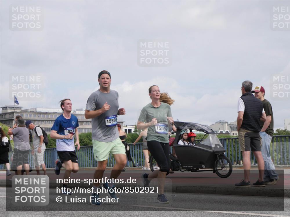 29.06.2025 - hella hamburg halbmarathon Luisa Fischer http://msf.ph/oto/8502921 29.06.2025 10:12:10 Kennedybrücke 1823, 15586, 15592, 1823, 4592, 9297, 10035, 10194 meine-sportfotos.de