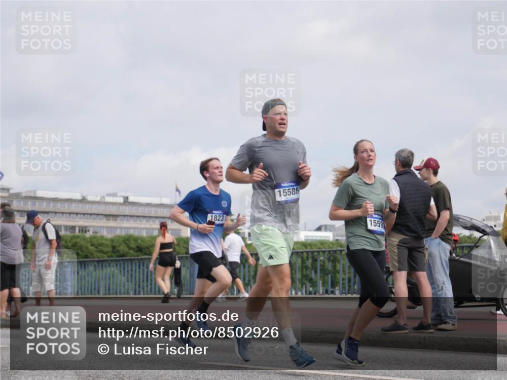 29.06.2025 - hella hamburg halbmarathon Luisa Fischer http://msf.ph/oto/8502926 29.06.2025 10:12:10 Kennedybrücke 1823, 15586, 1559, 1823, 4592, 9297, 10035, 10194 meine-sportfotos.de