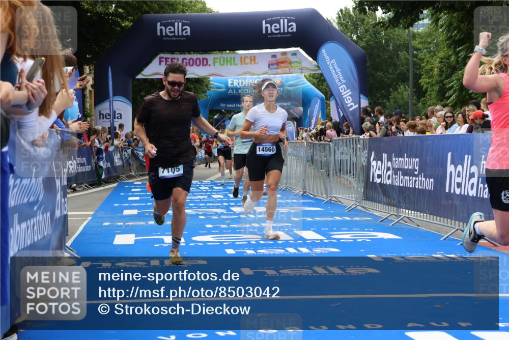 29.06.2025 - hella hamburg halbmarathon Strokosch-Dieckow http://msf.ph/oto/8503042 29.06.2025 10:42:46 Ziel 1700, 5011, 5477, 7105, 9371, 9534, 13398, 13725, 14447, 14560, 14813, 15297, 15301, 15851, 18559, 18659 meine-sportfotos.de